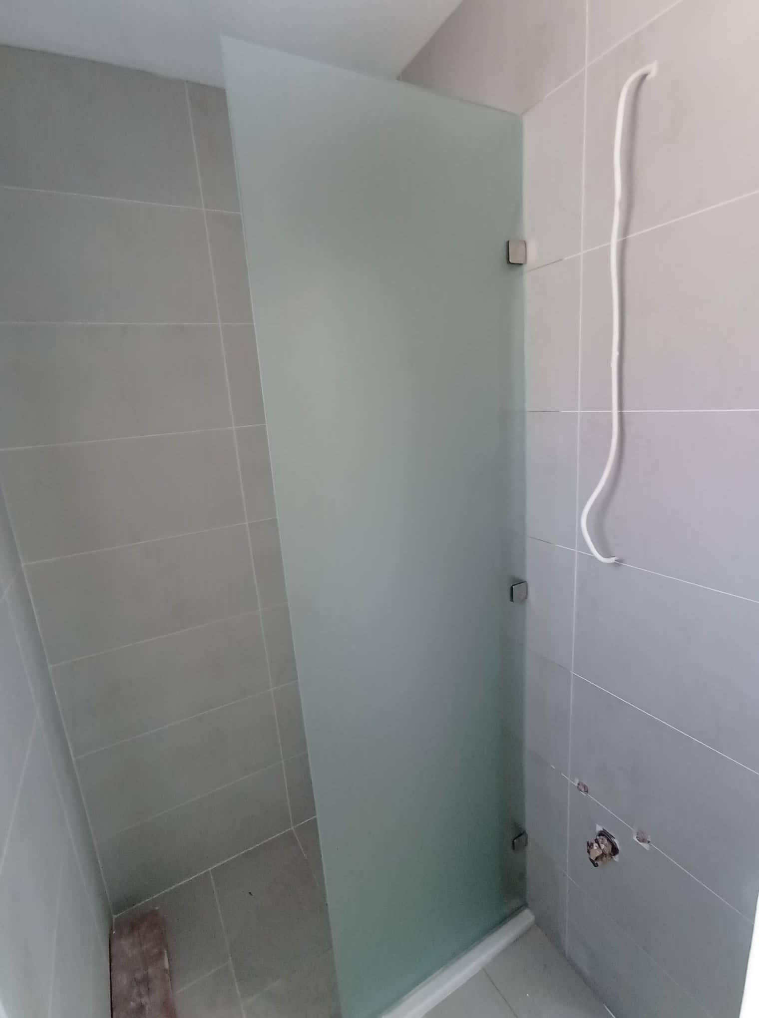 Μπάνιο (Γωνιακή Καμπίνα)